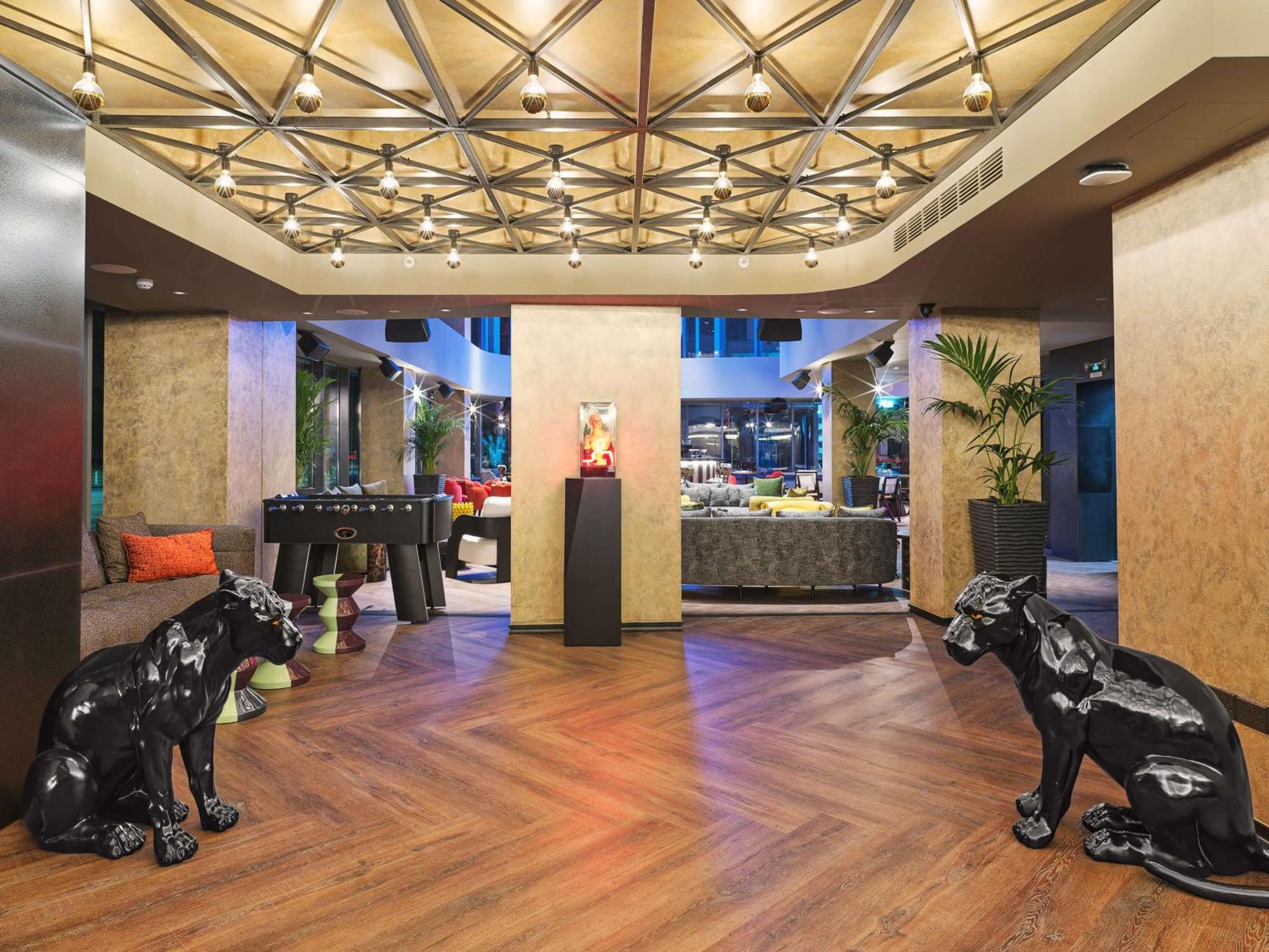 Nyx Hotel Limassol By Leonardo Hotels Buitenkant foto