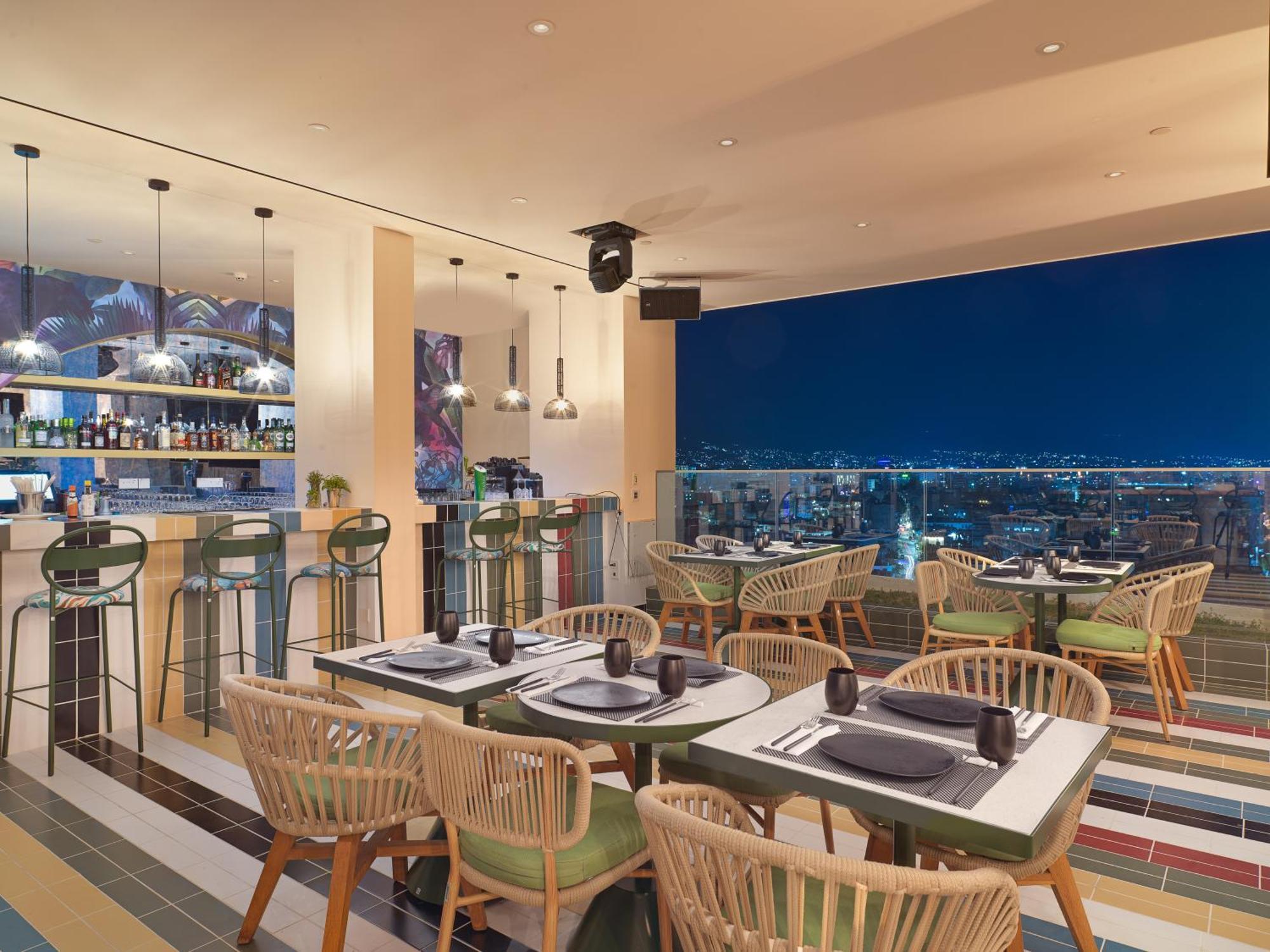 Nyx Hotel Limassol By Leonardo Hotels Buitenkant foto