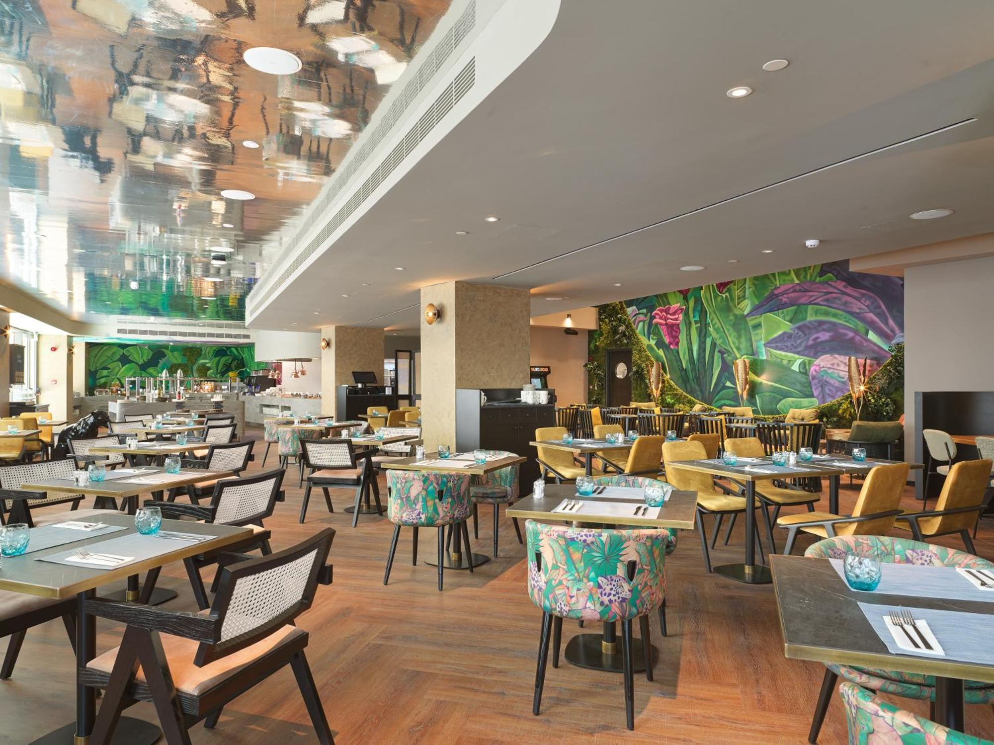Nyx Hotel Limassol By Leonardo Hotels Buitenkant foto