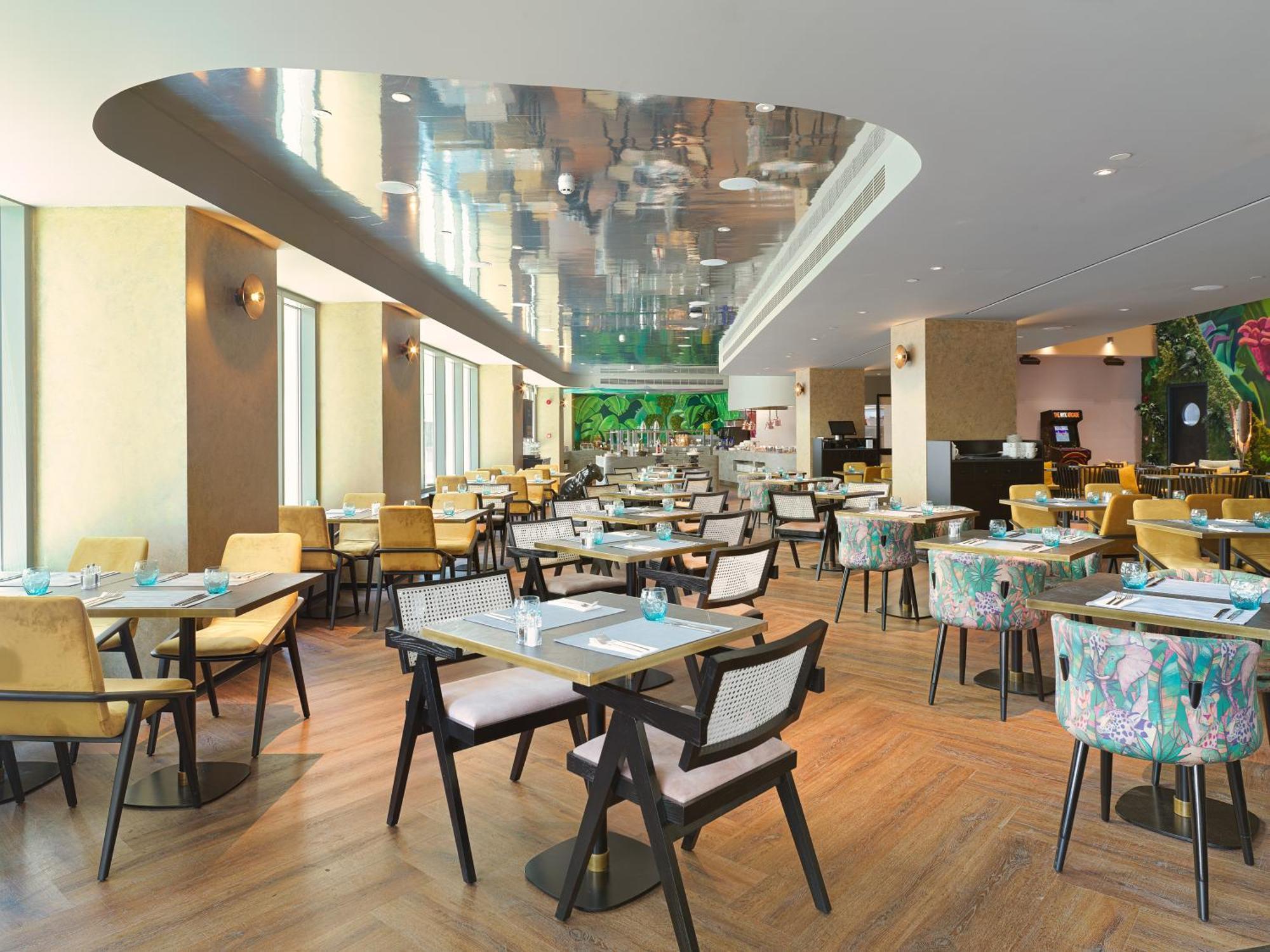 Nyx Hotel Limassol By Leonardo Hotels Buitenkant foto